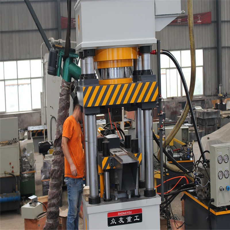 400噸四梁四柱5公斤鹽磚機