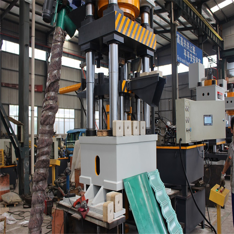 400噸四梁四柱5公斤鹽磚機