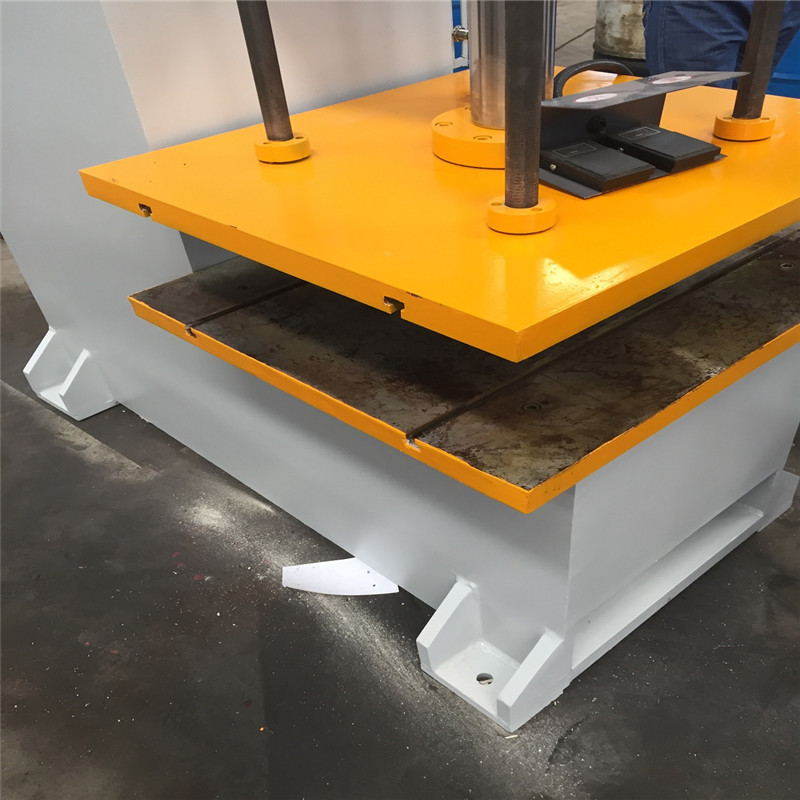 63噸臺面750×700帶導柱單臂液壓機