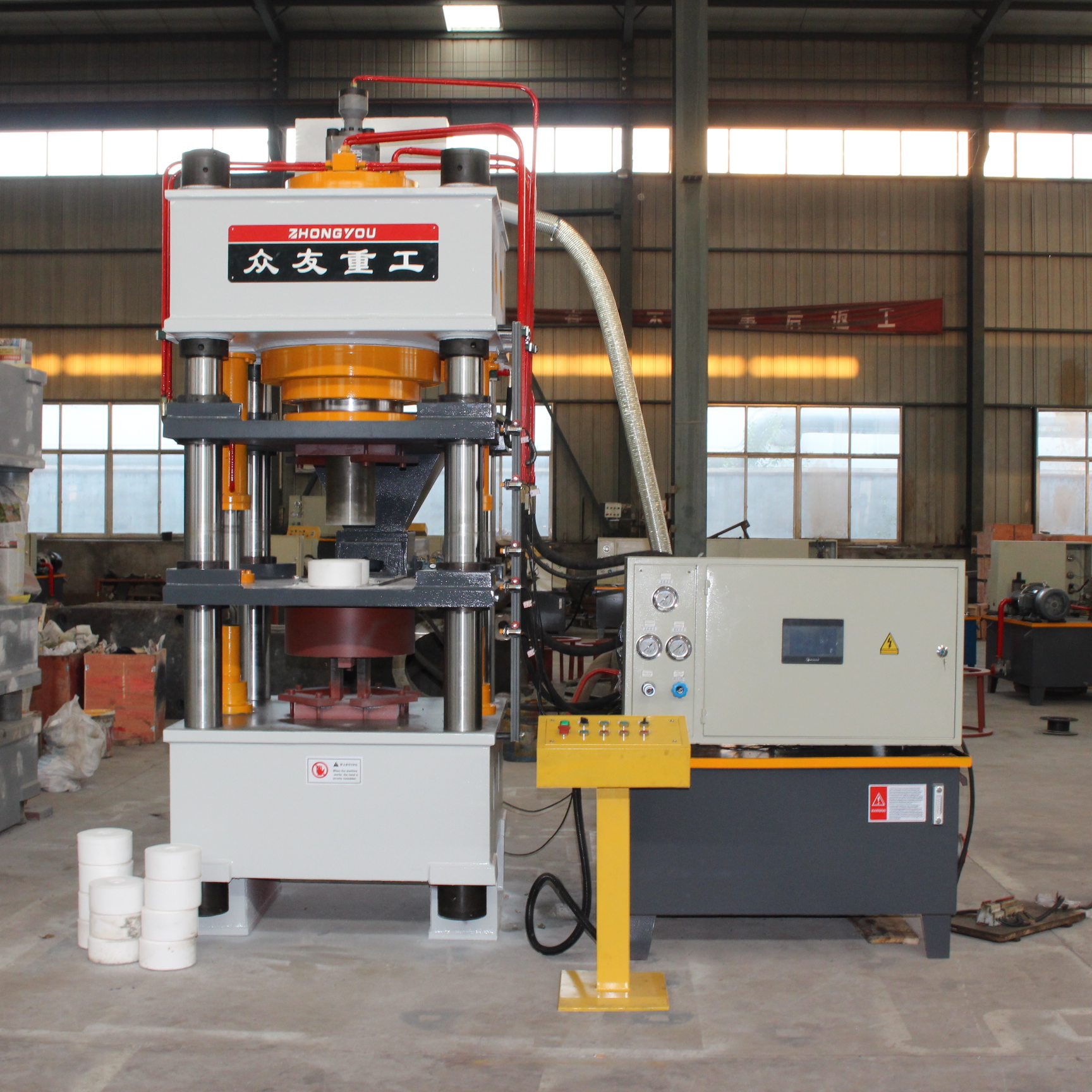 315噸鹽磚壓塊成型液壓機