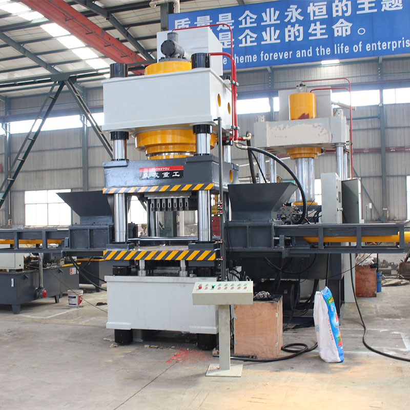 630噸四柱雙色魚餌壓塊機(jī)