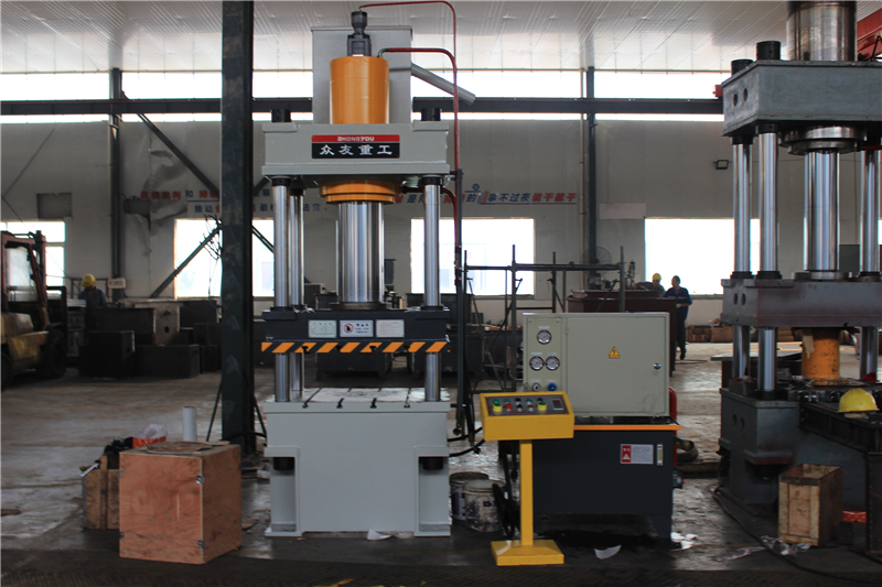 200噸四柱液壓機