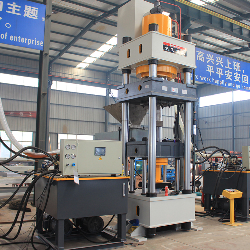 630噸鹽磚成型液壓機