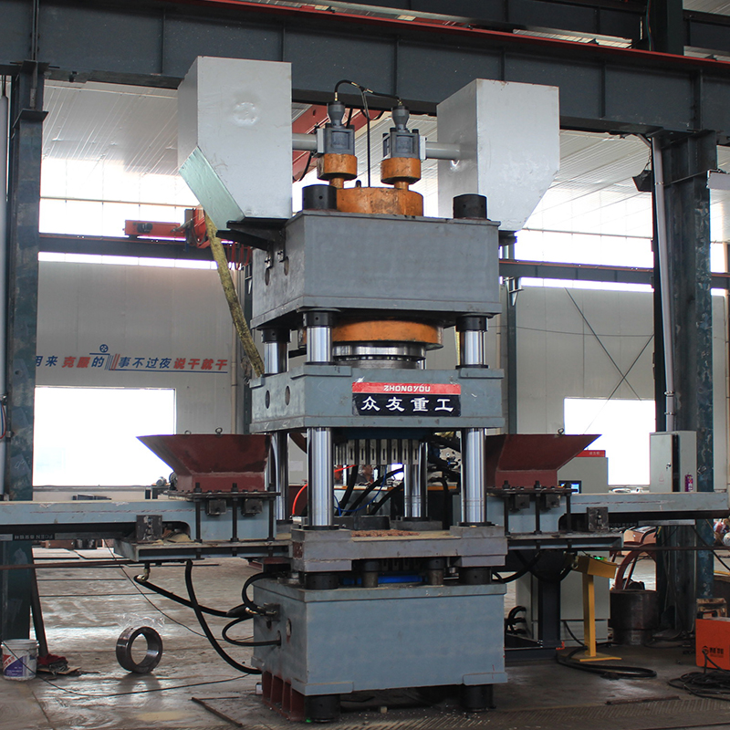 630噸雙色魚餌壓塊液壓機