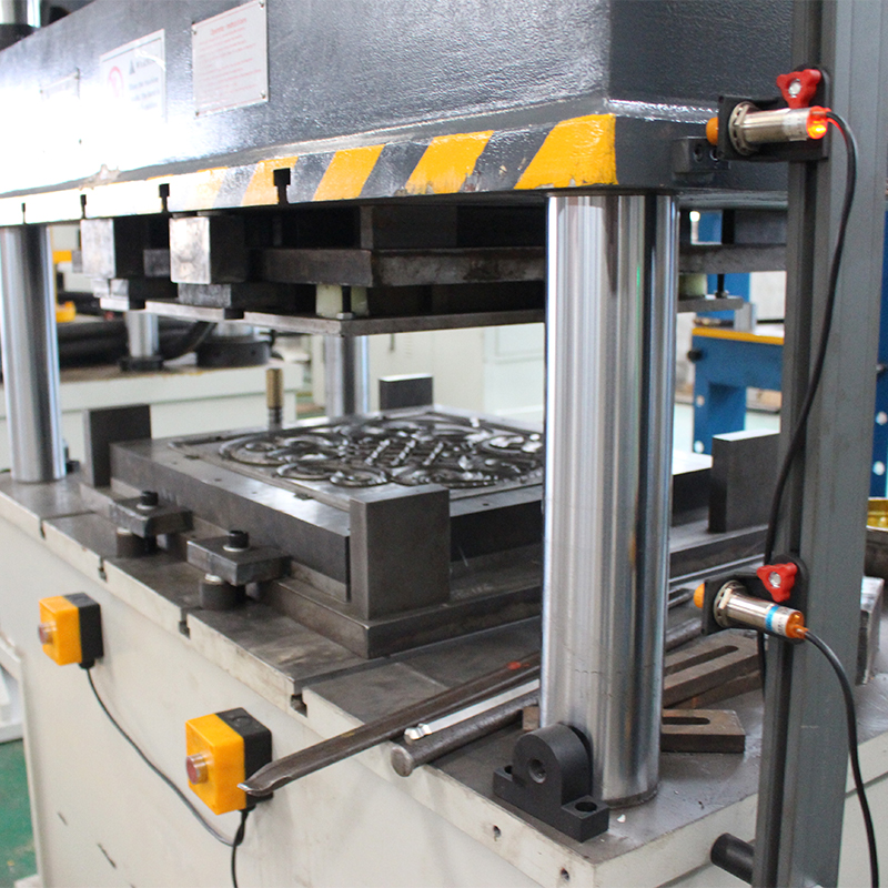 100噸壓花切花三梁四柱液壓機