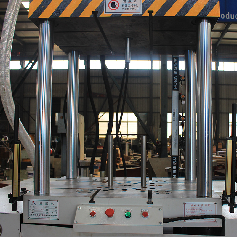 100噸液壓墊一體拉伸機