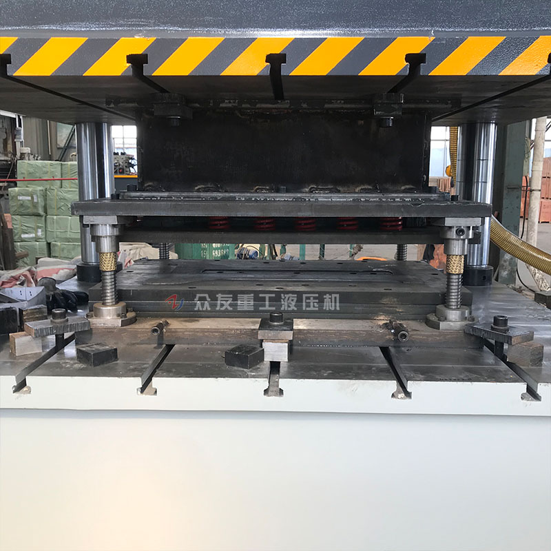 315噸縫紉機腿型成型四柱液壓機